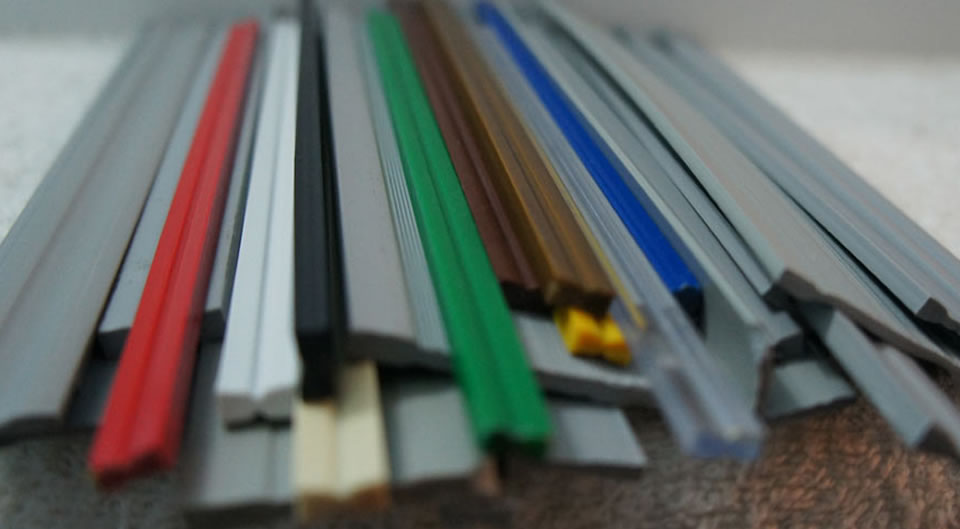 19008800 Junta plástica de ½